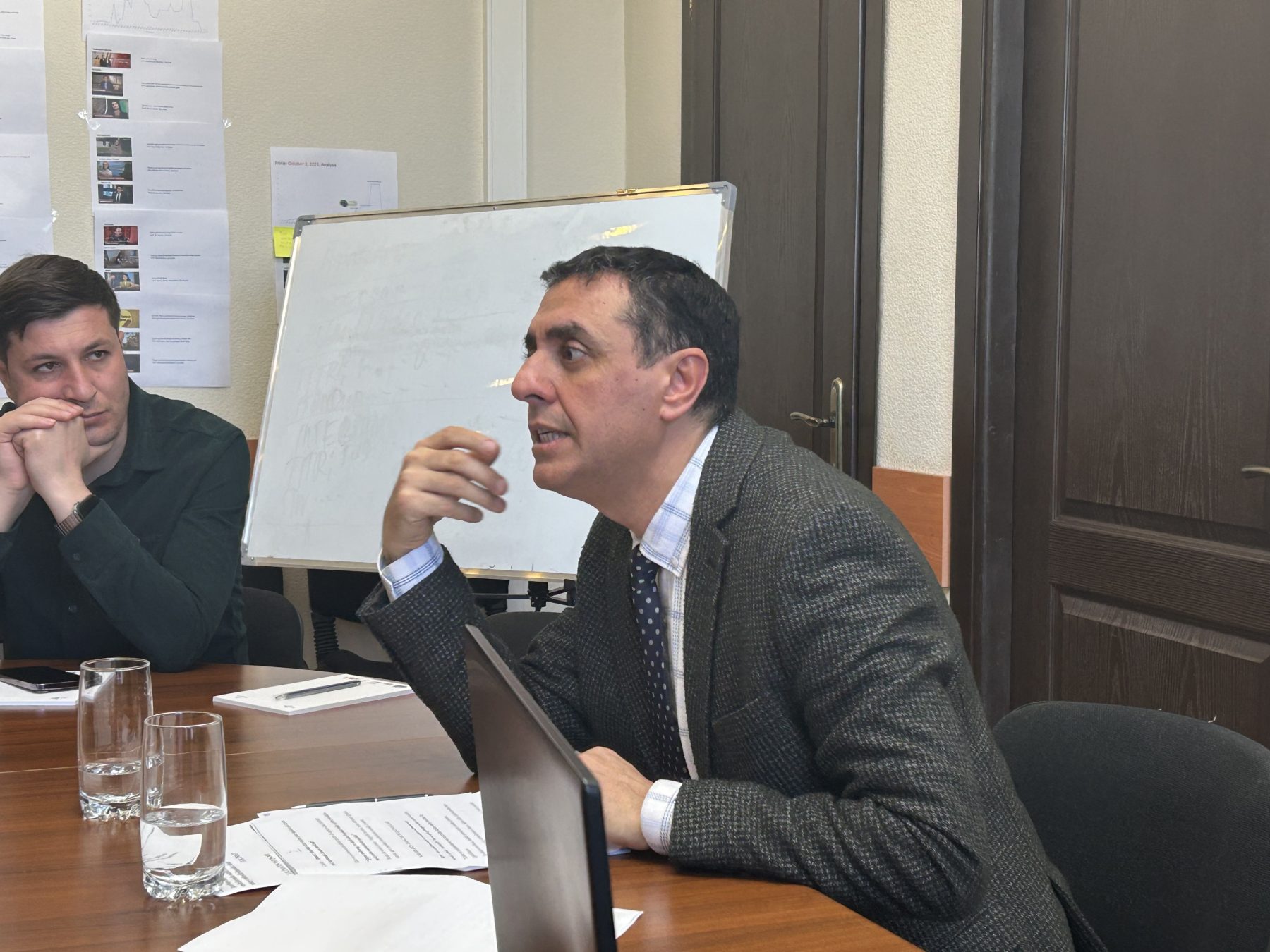 "Mediada şifahi və yazılı nitq: ifadə-üslub xətaları və onların redaktəsi məsələləri” mövzusunda təlim keçirildi