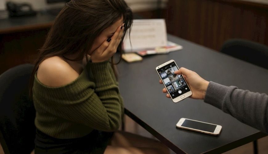 Süni intellektlə bağlı hazırlanan saxta videolara görə kim məsuliyyət daşıyır?