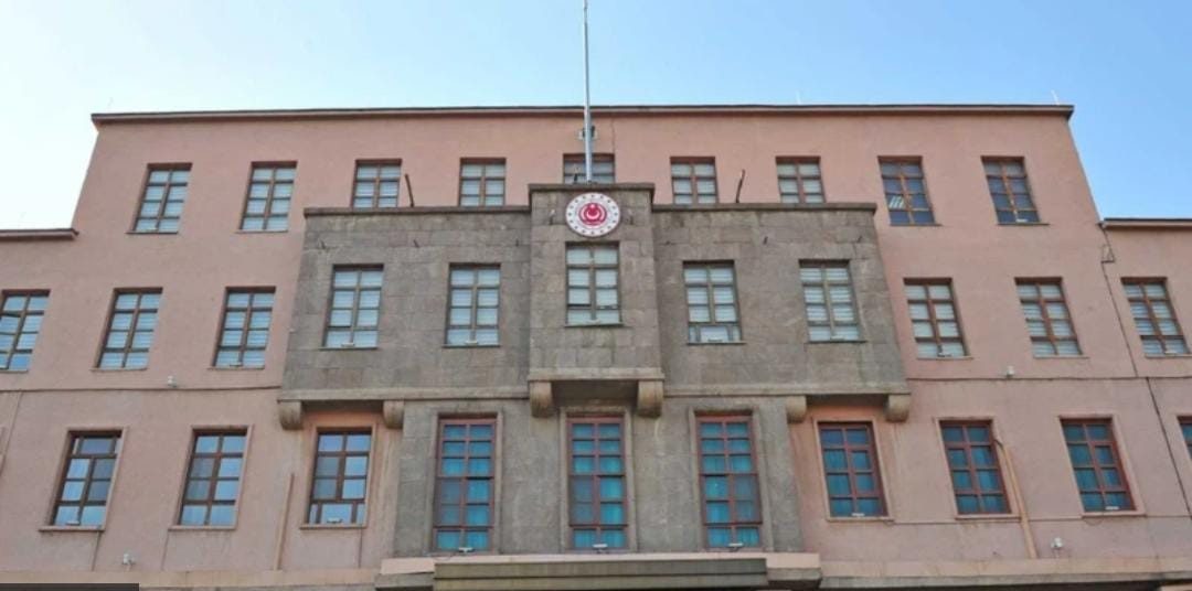 İrandan atılan və “Türk hava məkanına yönələn” raket zərərsizləşdirilib