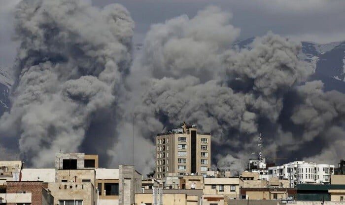 Onlarla qırıcı Tehranı vurub: Nələr məhv edilib? 