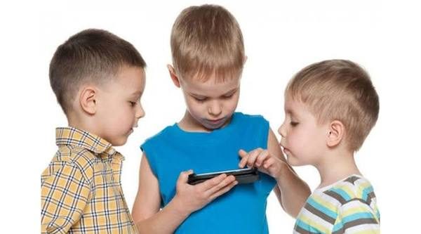  Azyaşlıların sosial şəbəkələrə çıxışı məhdudlaşdırılır 