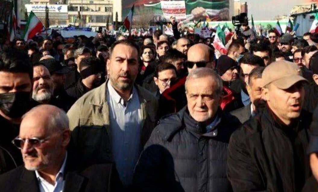 Pezeşkian müharibə başlayandan bəri ilk dəfə görünüb