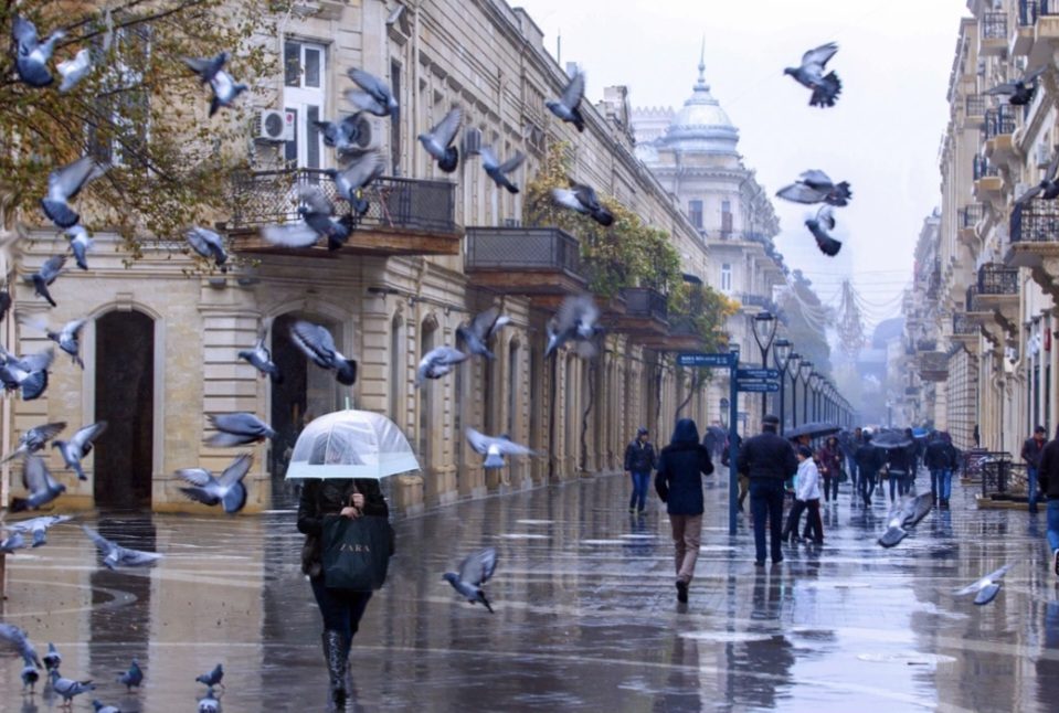 Sabah güclü külək əsəcək, yağış yağacaq