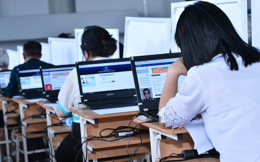 DİM dövlət qulluğu üzrə test imtahanı keçirir