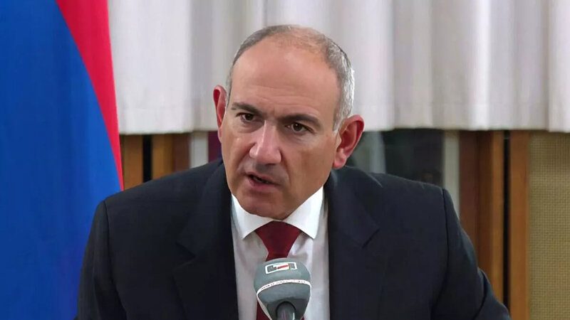 Paşinyan Tokayevi təbrik edib