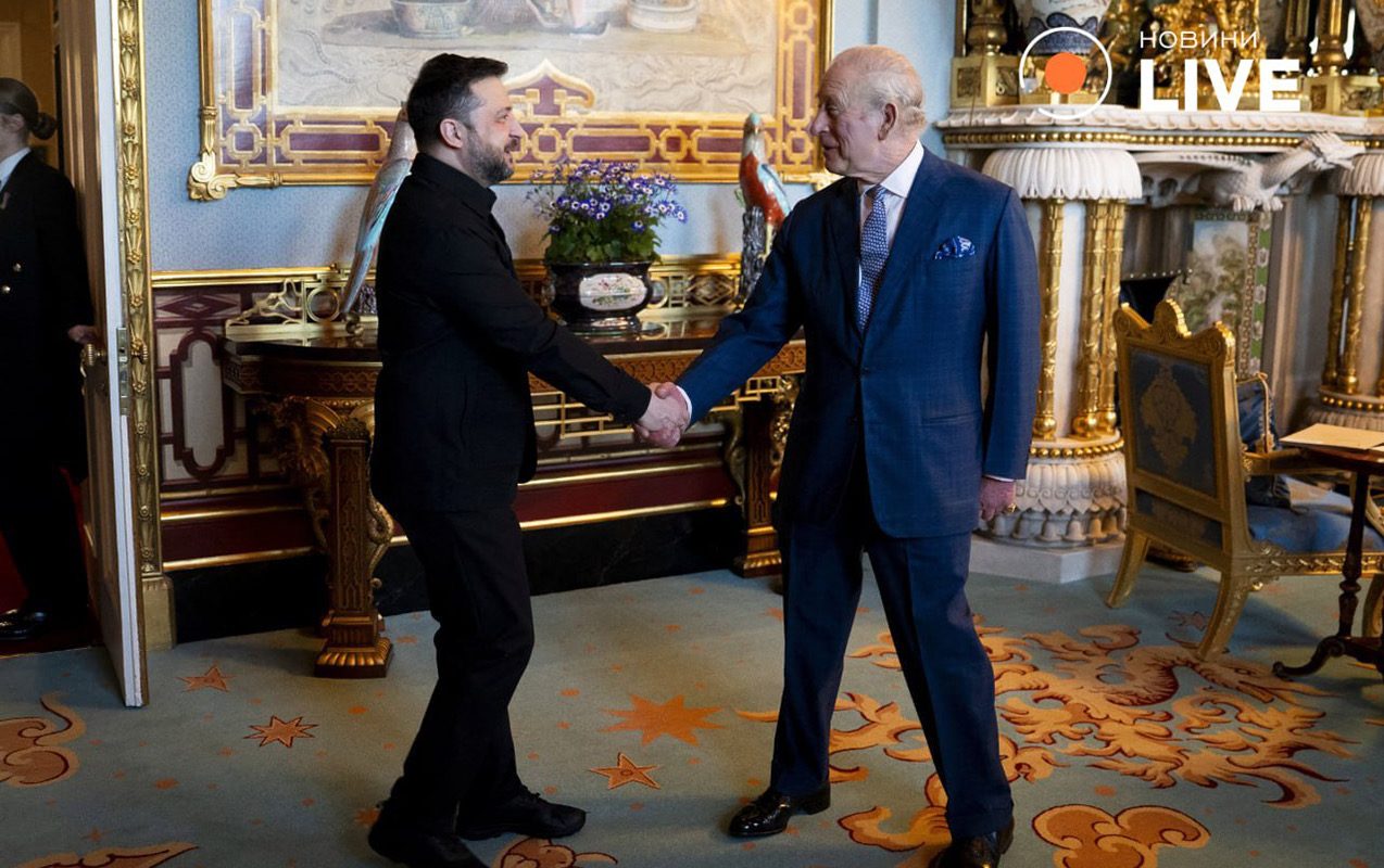 Zelenski Londondadır - Kralla görüşüb