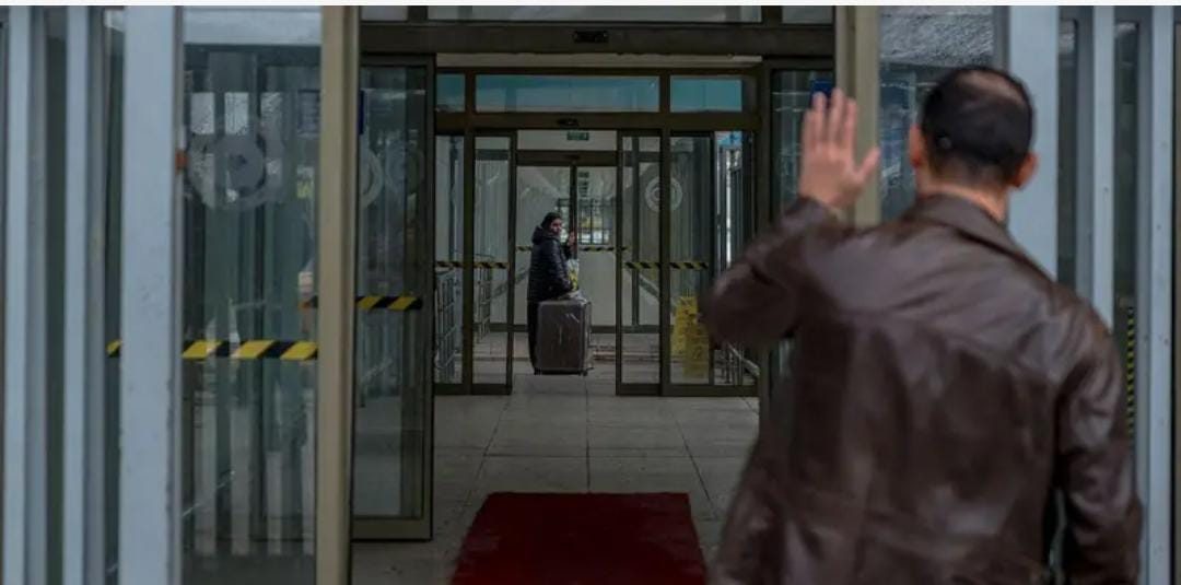 “Artıq heç bir xəyal qura bilmirəm”: Türkiyədə yaşayan iranlılar müharibəyə necə baxır?