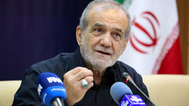 Pezeşkian: Əli Xamenei nüvə silahı yaratmağı yolverilməz hesab edib