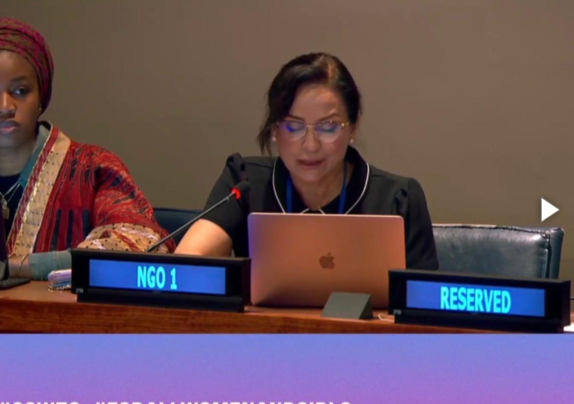  Stereotiplər qadınların qarşısını necə kəsir? 