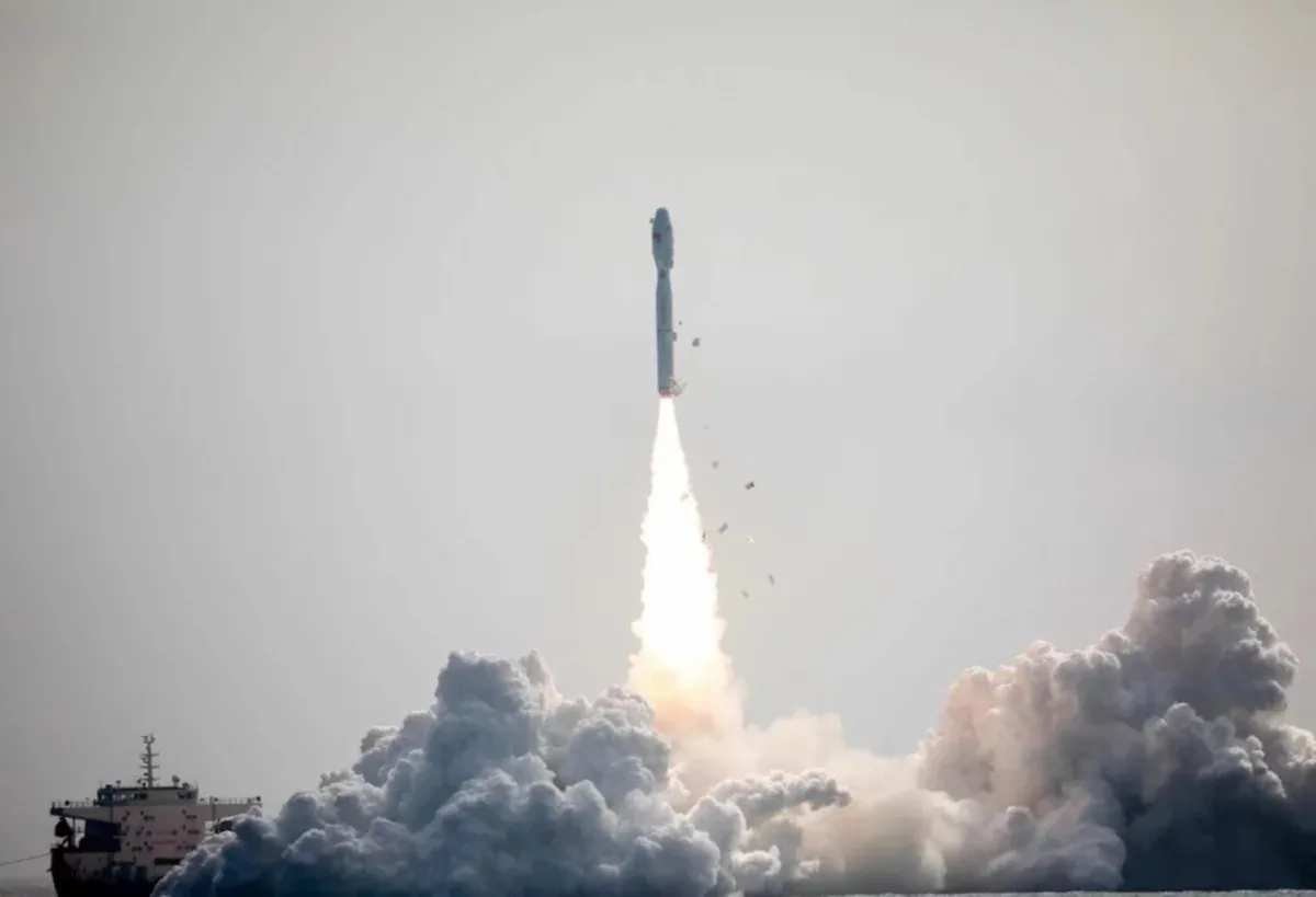 Çin "CentiSpace-2" peyklərini kosmosa buraxıb