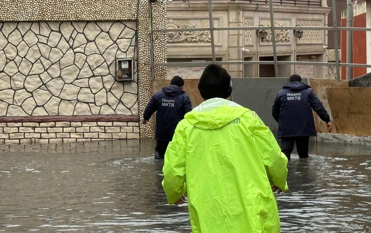 Günlərlə davam edən yağışın fəsadları: Zərərçəkənlərə hüquqi yardım göstəriləcəkmi ?