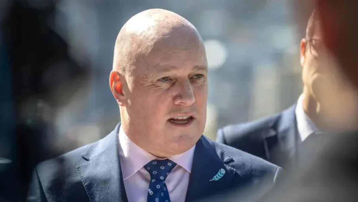 Kristofer Lakson Trampın İranın infrastrukturuna zərbə endirmək hədələrini faydasız adlandırıb