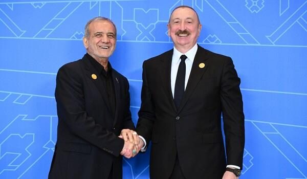 İlham Əliyev Pezeşkiana zəng edib, təbrik edib