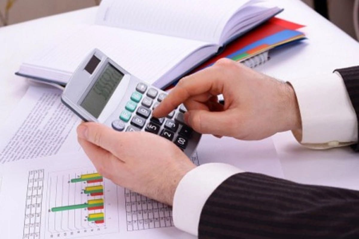 Əkrəm Həsənov: "Bankların real sektoru maliyyələşdirmə göstəricisi hələ də aşağıdır"