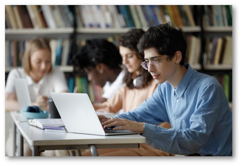 Ödənişli təhsil sistemi: hüquqlar, güzəştlər və reallıqlar