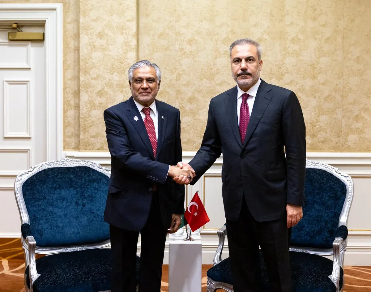 Türkiyə və Pakistan XİN rəhbərləri İslamabad danışıqlarını müzakirə edib