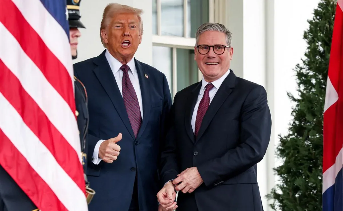 Starmer və Tramp Hörmüz boğazında gəmiçiliyin bərpasını müzakirə ediblər