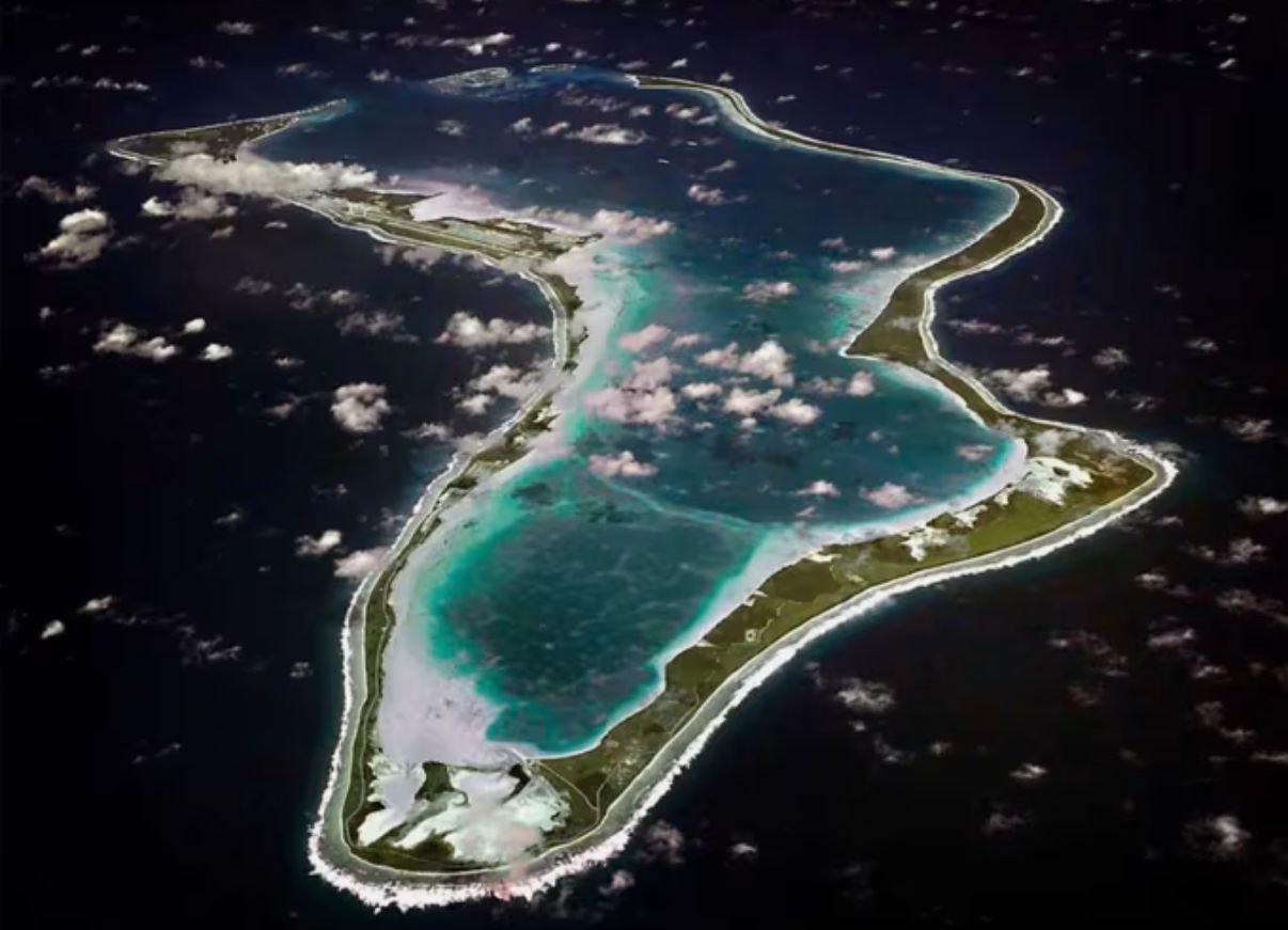 Böyük Britaniya Çaqos adaları ilə bağlı qərarı təxirə salıb