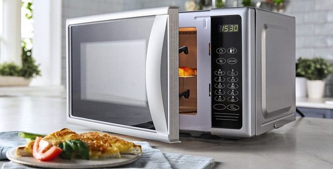 Mikrodalğalı sobada isidilən yeməklər: rahatlıqmı, riskmi?