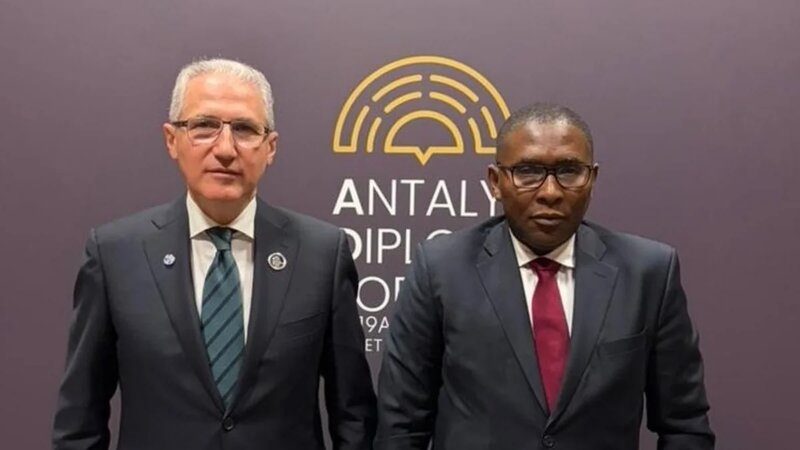 Muxtar Babayev BMT Baş katibinin iqlim məsələləri üzrə nümayəndəsi ilə görüşüb