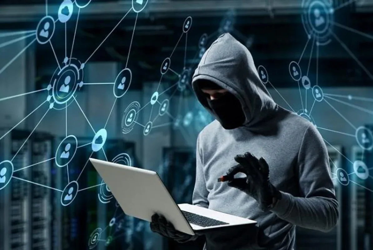 Saxta bağlama bildirişləri və rəqəmsal tələ: Kiberdələduzluğun yeni üsulları