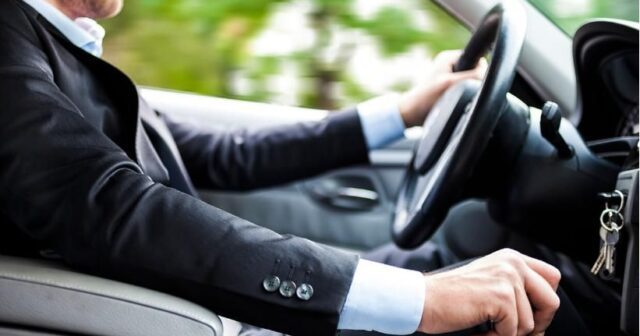 Sürücülər arasında “fara” siqnalı: qanun pozuntusudur?