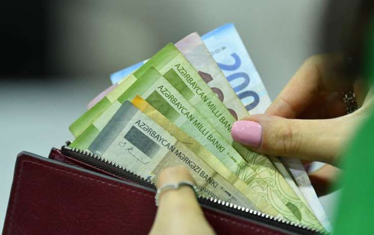 Nazirdən Azərbaycanda maaş artımı ilə bağlı açıqlama 