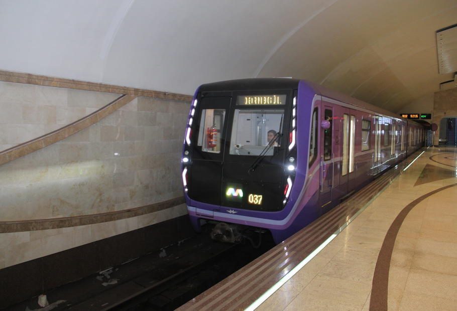 Metroda qatarların hərəkəti tam bərpa olunub
