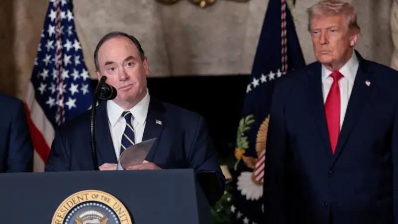 Trump administrasiyasında ABŞ Donanmasının katibi istefa verib 