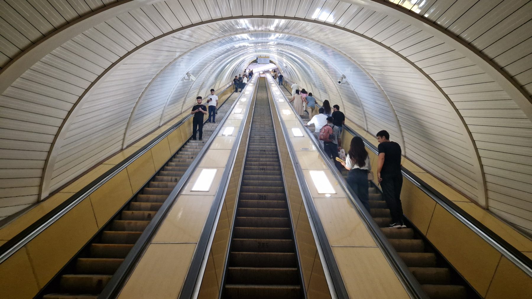 Eskalatorlardan istifadə zamanı görünməyən risklər