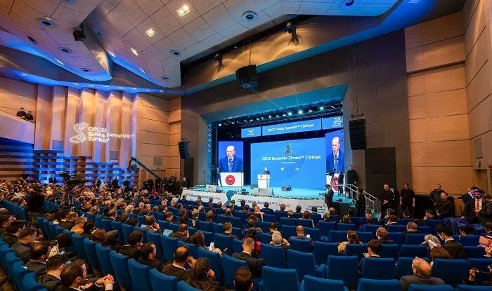 Anar Əliyev Türkiyədə Bacarıqlar Sammitində iştirak edib