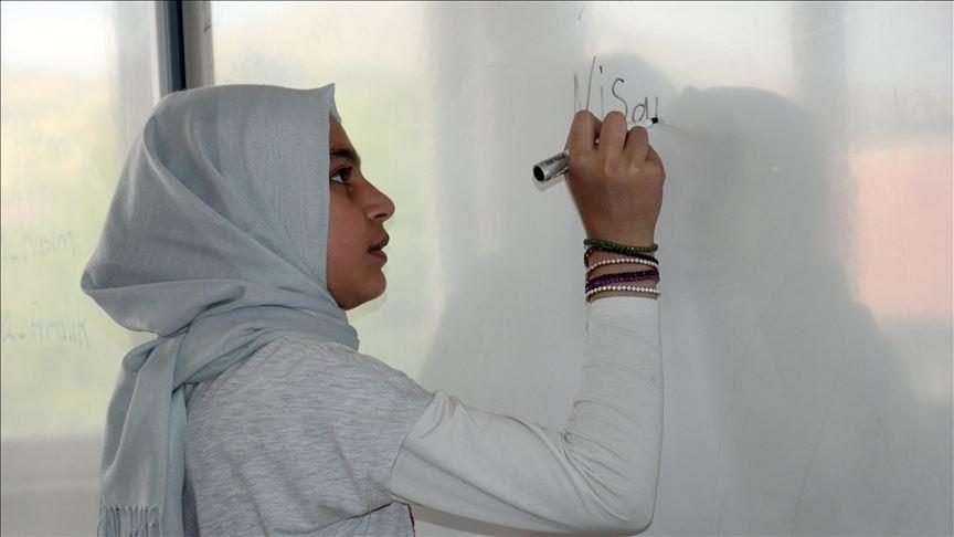 Bu ərəb ölkələri İran məktəblərini bağlayıb