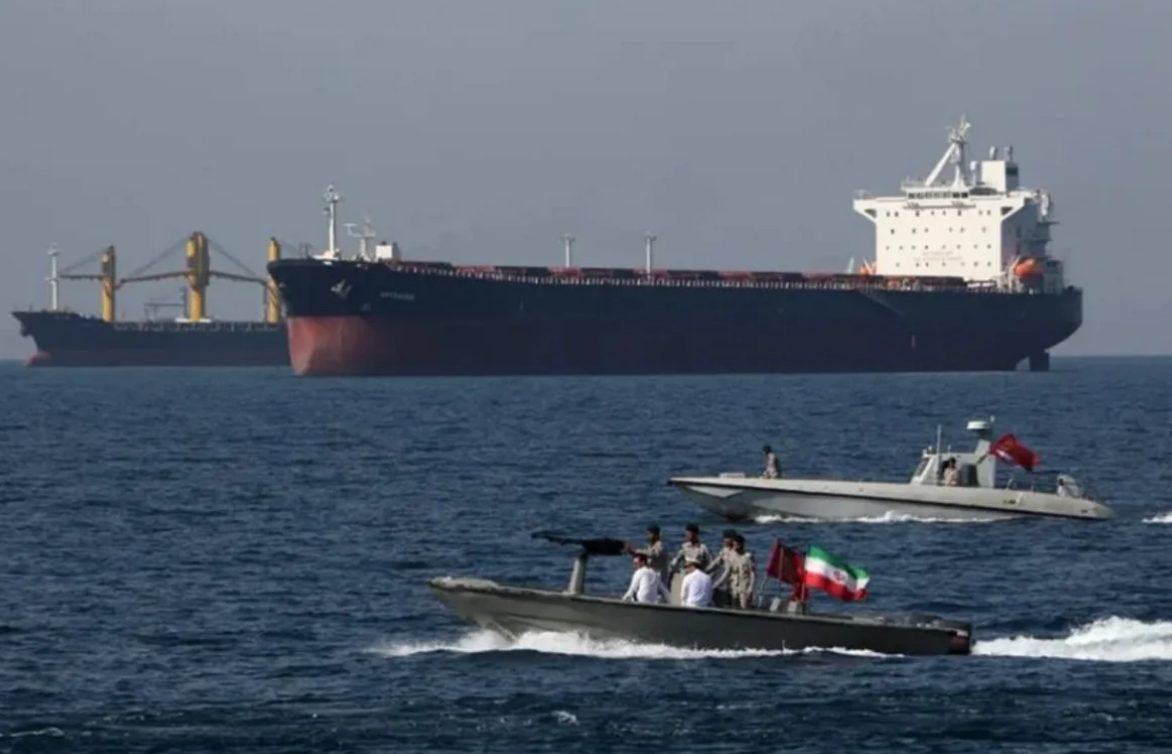 "Tasnim": ABŞ-nin ələ keçirdiyi gəmidəki iranlılardan altısı azad olunub