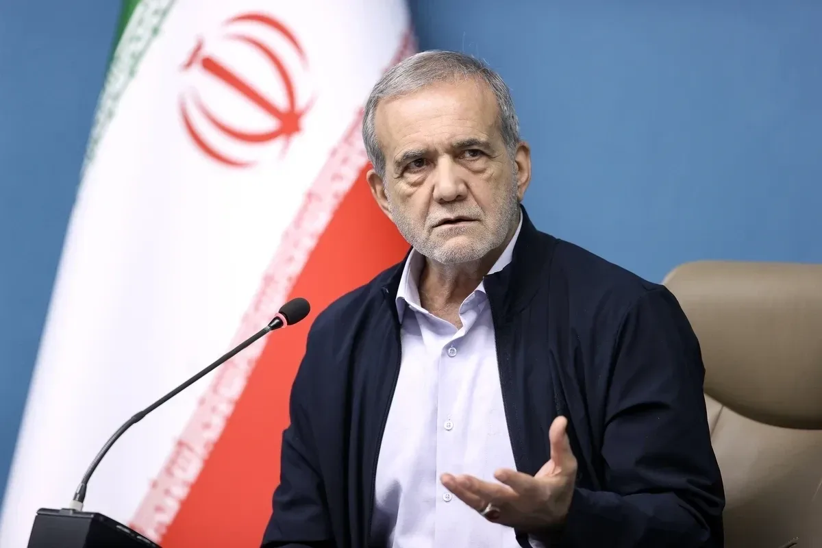 Pezeşkian: Dəniz blokadası hərbi əməliyyatların davamıdır