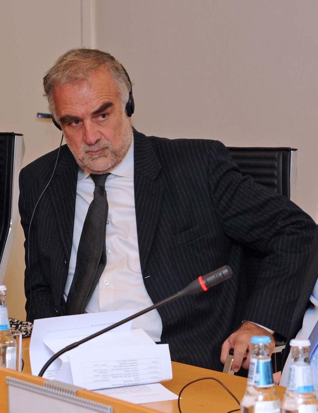 “Minval Politika” Ermənistanın Xarici İşlər naziri ilə iddia olunan təmaslarla bağlı Okamponun yeni görüntülərini yayıb