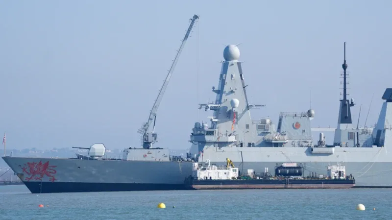 İngiltərə “HMS Dragon” hərbi gəmisini Ortadoğuya göndərib