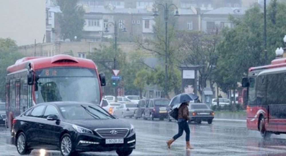 Bakıda yağış sonrası su basmaları: Kanalizasiya sistemi problemi necə həll olunacaq?