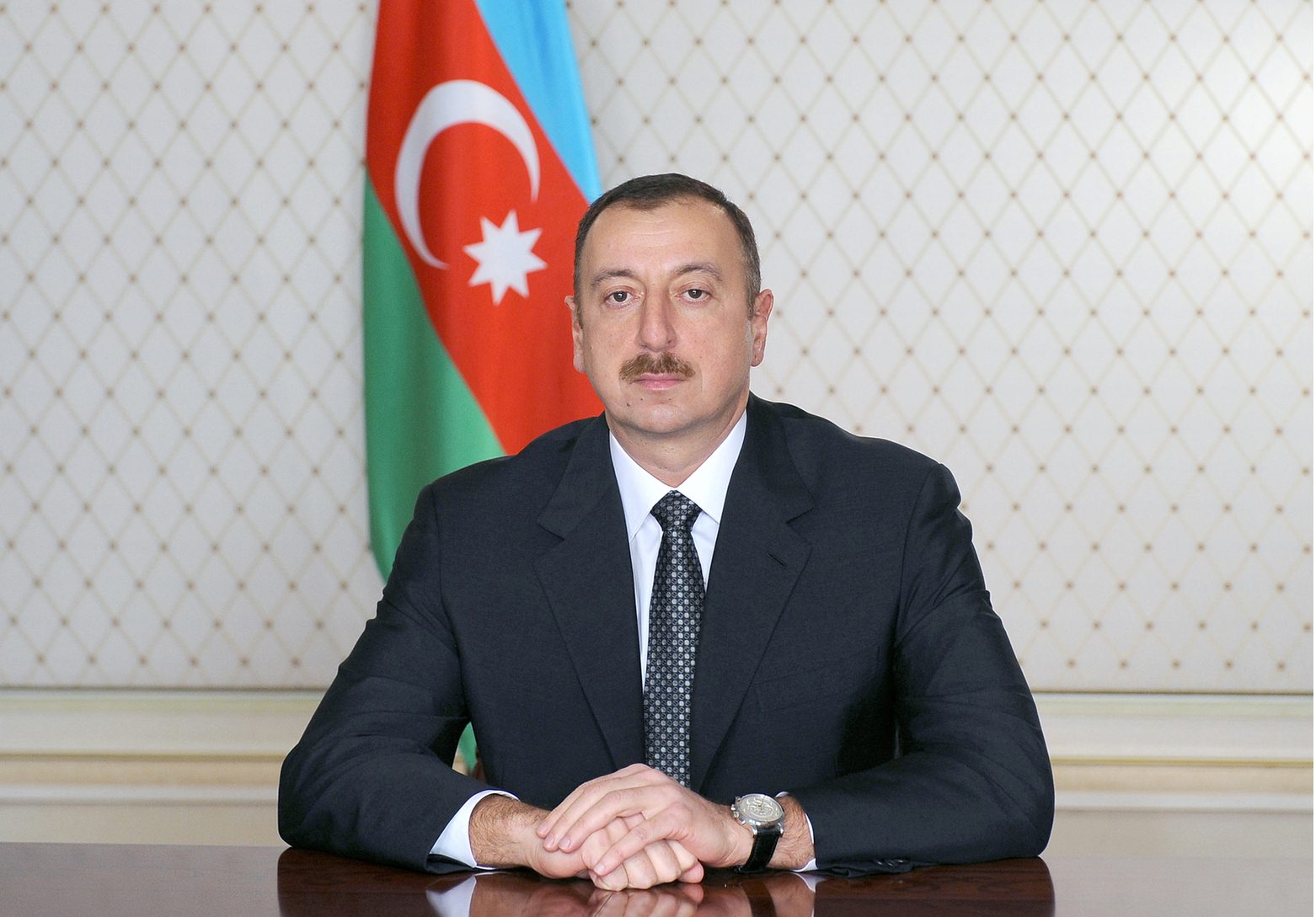 Prezident İlham Əliyev Kral III &Ccedil;arlzı təbrik edib
