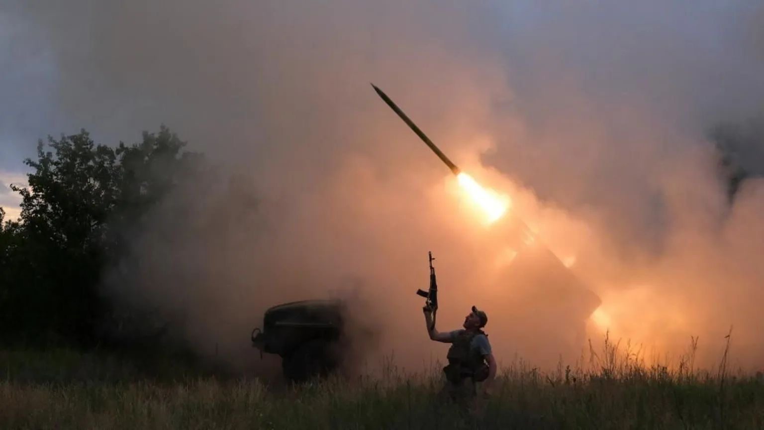 Rus qoşunlarının irəliləməsi Donbas uğrunda döyüşlərdə Kostyantınivkanı təhlükə altına salır