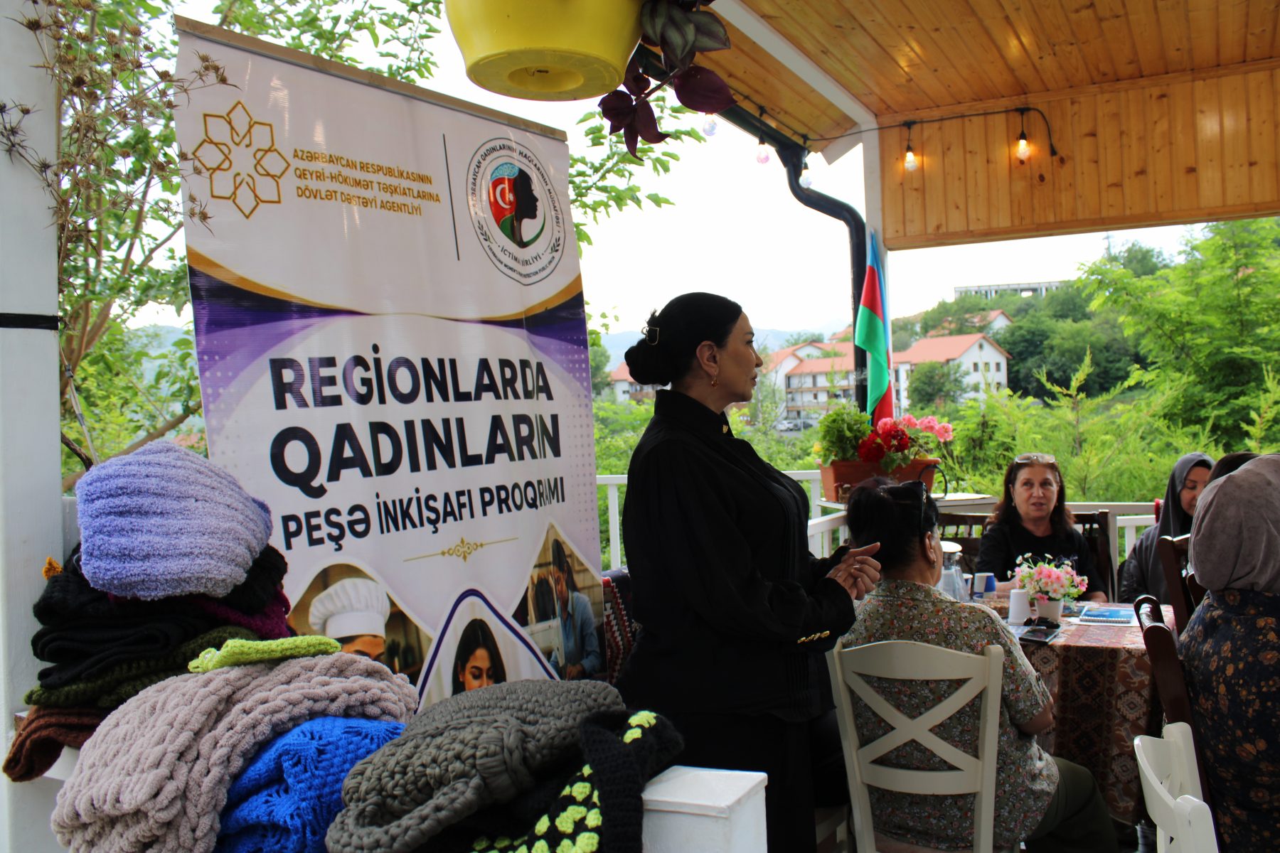 Laçında toxuculuq üzrə növbəti təlim uğurla başa çatıb