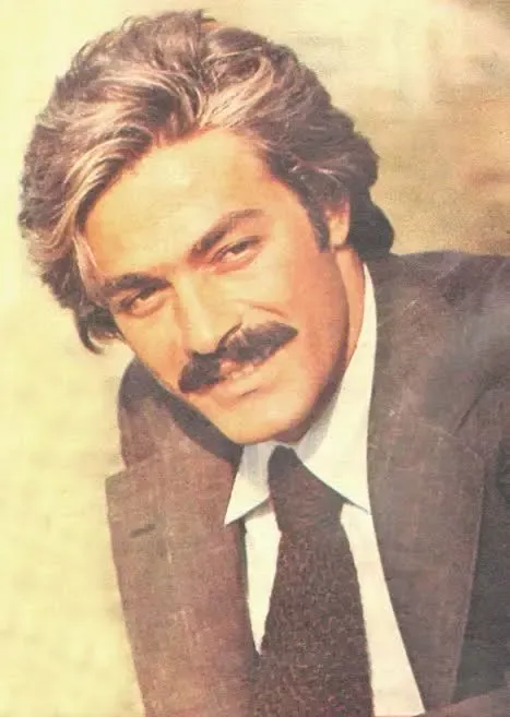 Kadir İnanır vəfat edib
