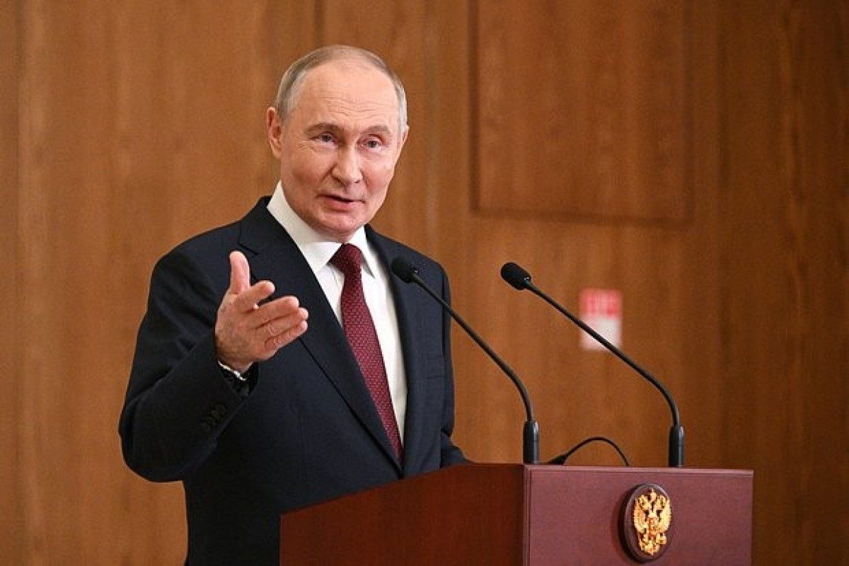 Putin daxili bazar üçün yanacaq təchizatı ilə bağlı müşavirə keçirib