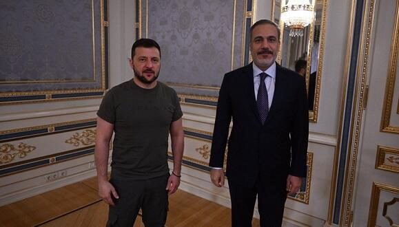 Vladimir Zelenski Hakan Fidanı ordenlə təltif edib 
