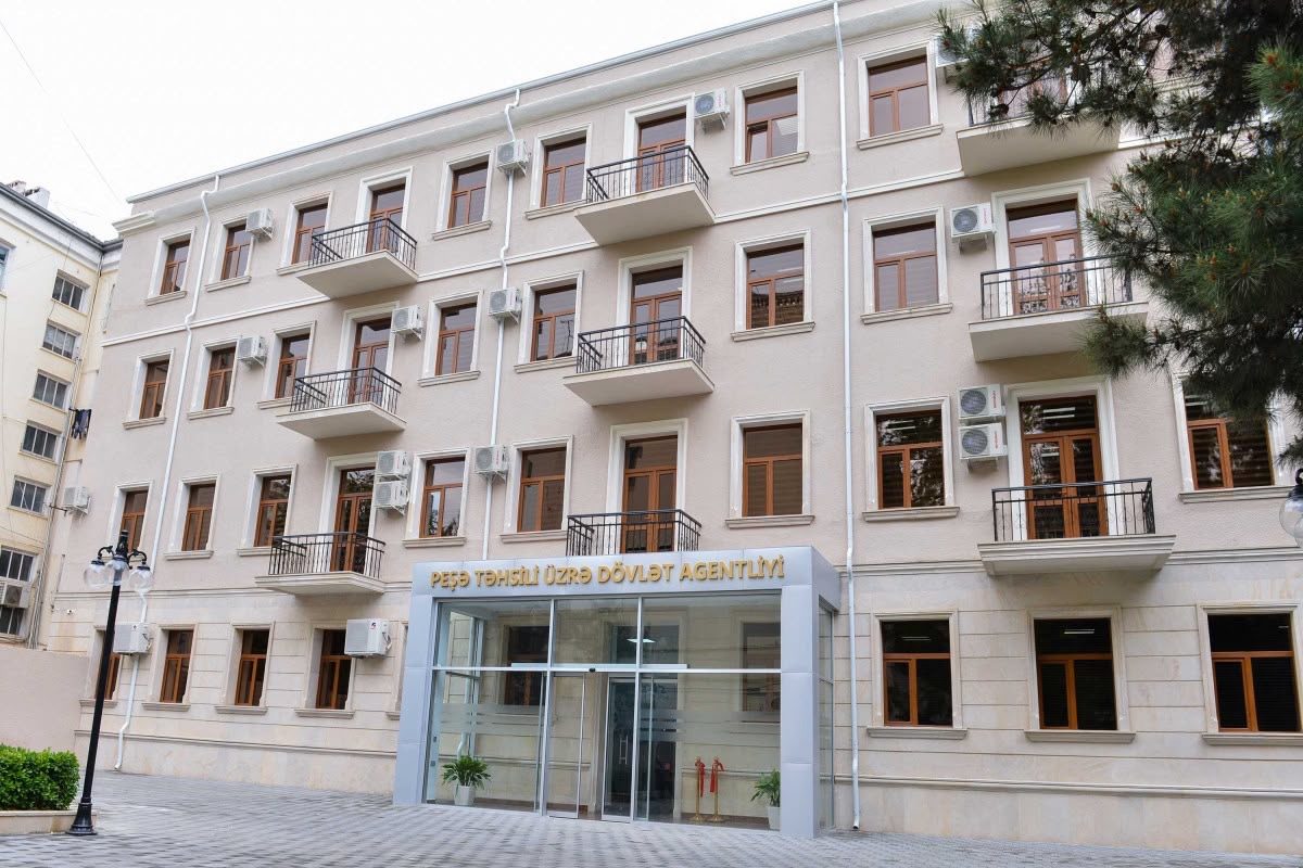 “Peşə seçərkən yalnız maraqları deyil, əmək bazarının gələcək tələblərini də nəzərə almaq lazımdır” - İlham Orucov