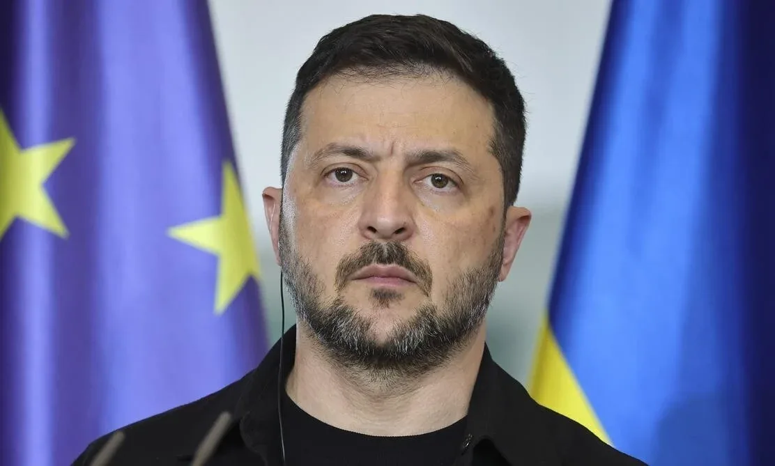 Ruslar bu raketlə bir ailəni məhv edib- Zelenski