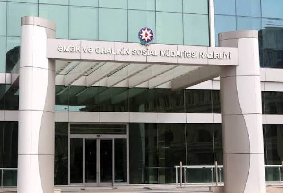 Azərbaycanda çevik iş vaxtı rejiminin hansı sahələrə və şəxslərə tətbiq olunacağı açıqlanıb