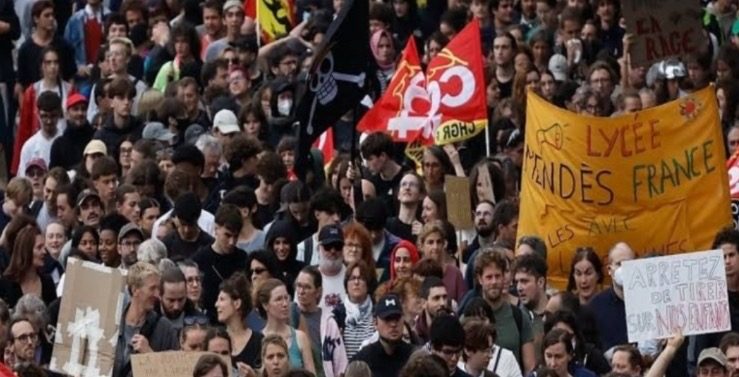 Fransa demokratiyasının sınağı: İğtişaşlar və dəyərlər ziddiyyəti