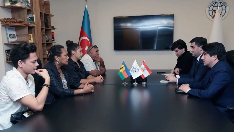 Abbas Abbasov Kanaki və Maʻohi Nuidən Azərbaycana gəlmiş ictimai-siyasi fəallarla görüşüb