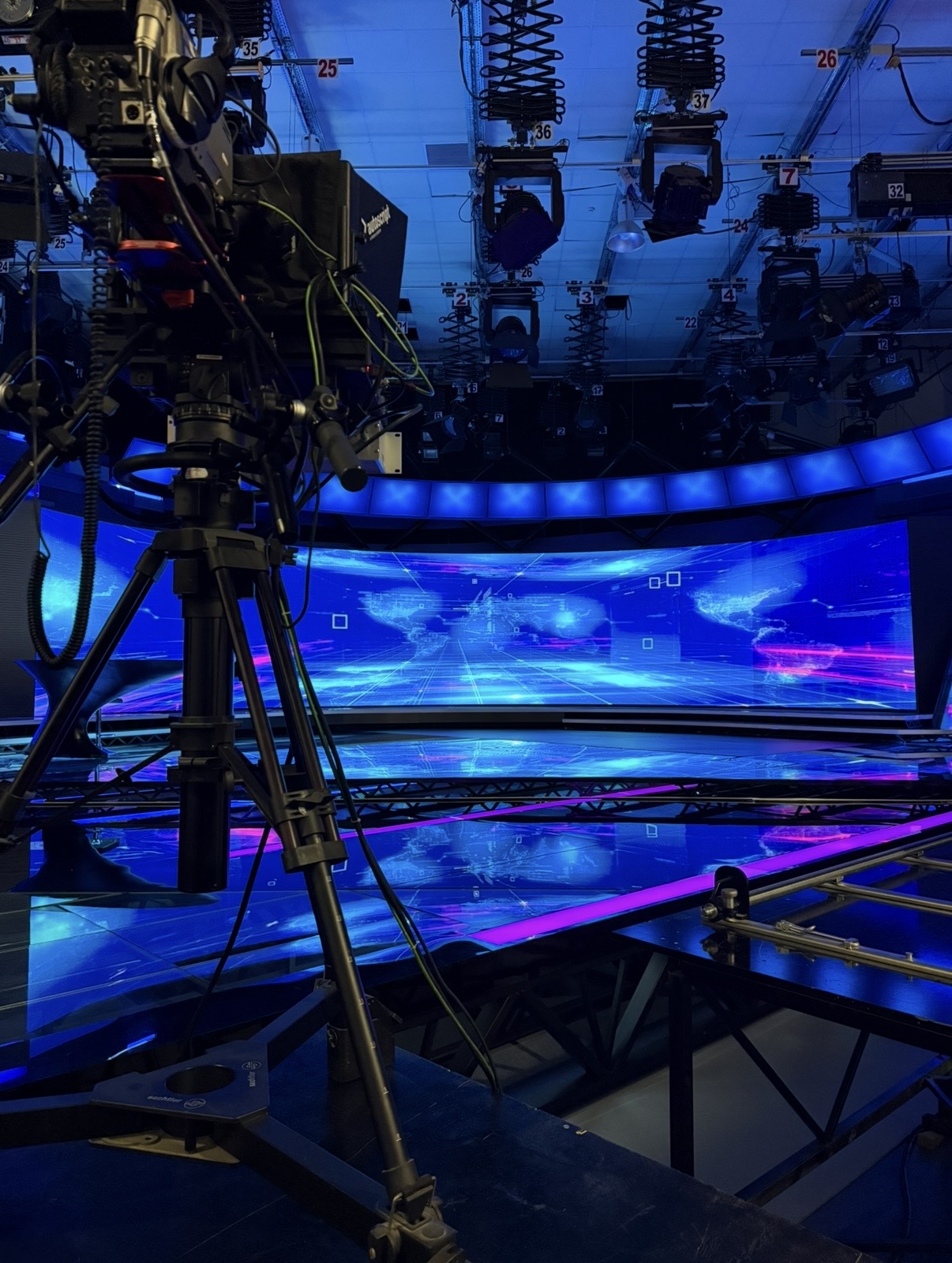 Efir məkanında etik sərhədlər pozulur? 