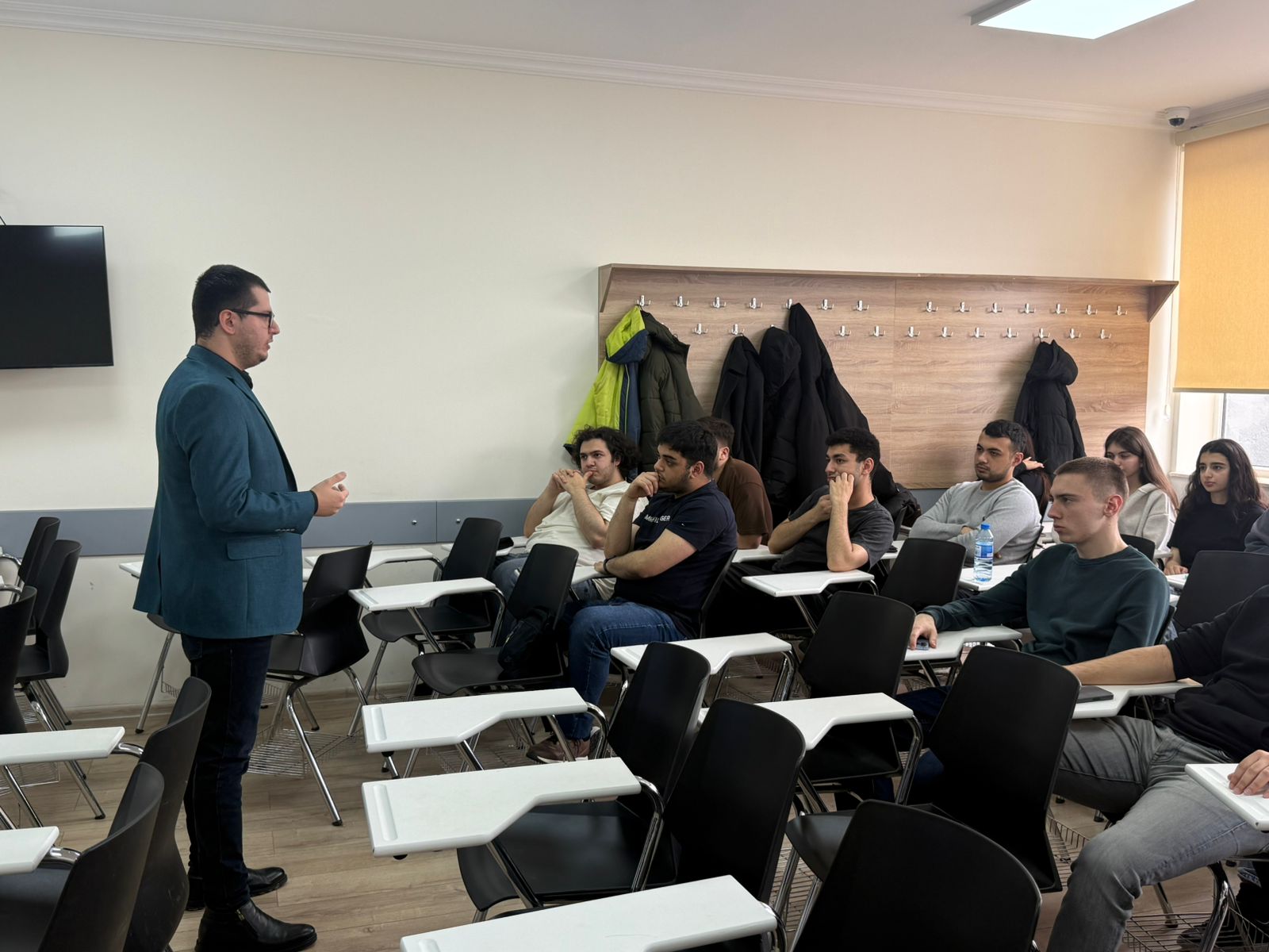 BDU-nun Jurnalistika fakültəsinin müəllimi UNEC-də iqtisadi proseslərin mediada işıqlandırılmasından danışıb